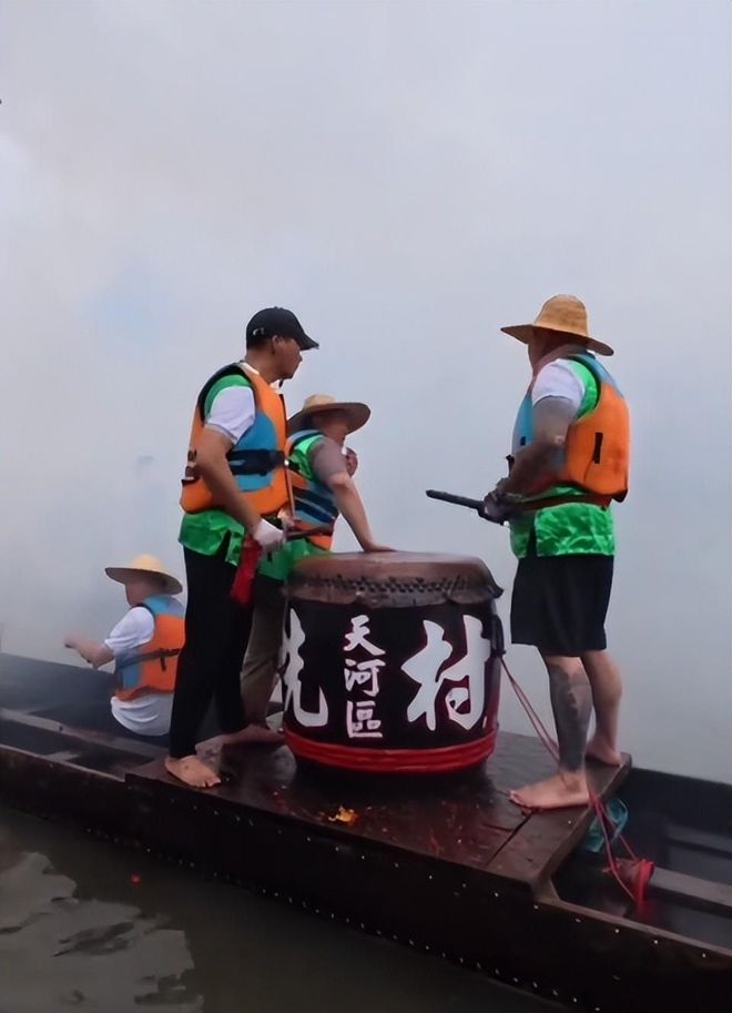 塌了3条龙舟翻2条原因竟是犯了大忌凯发国际平台端午将至猎德村的天先(图2)